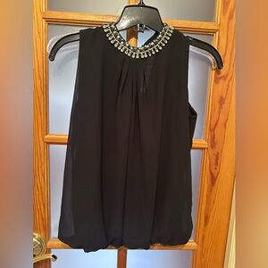 Elegant tank top with bling collar